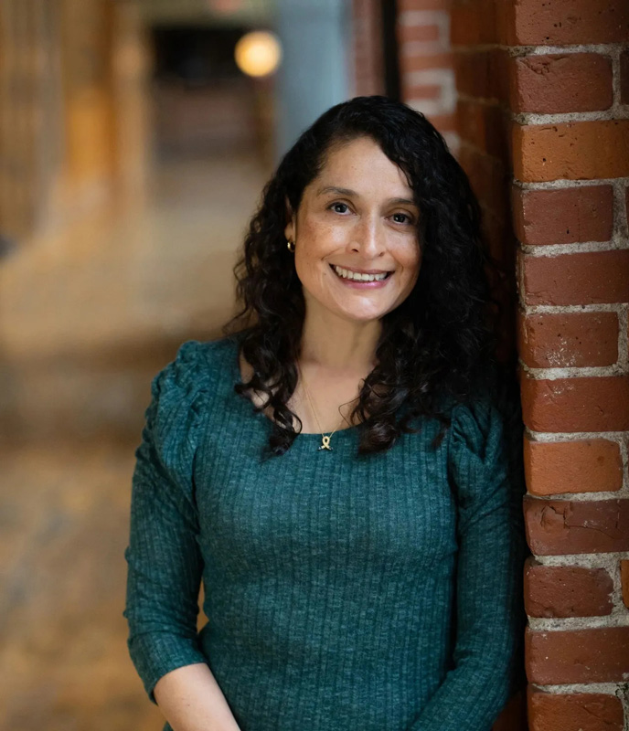 Hazel Navarro, Therapist in Boston